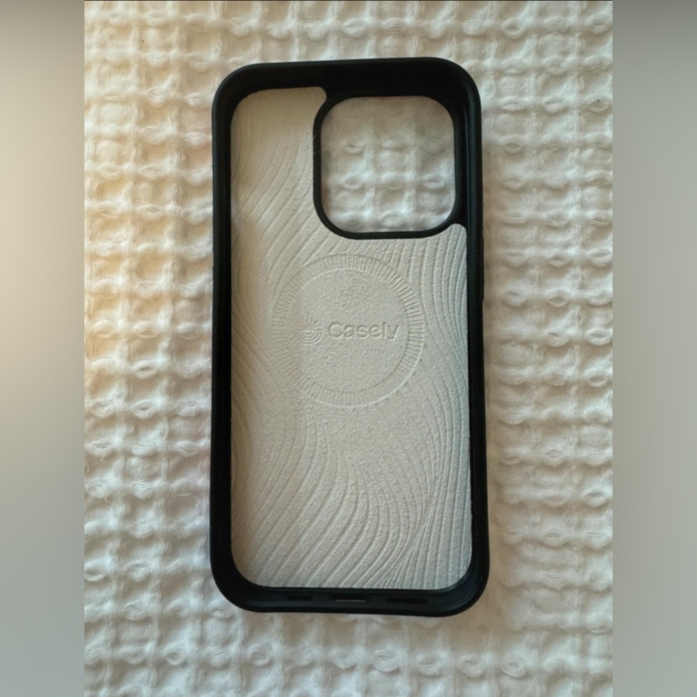 iPhone 15 Pro Case - Picture 4 of 5